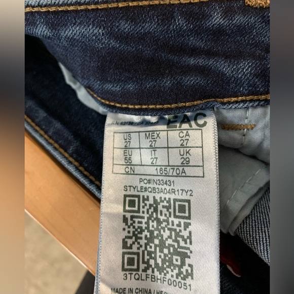 Guess skinny ankle jeans. - Picture 3 of 3